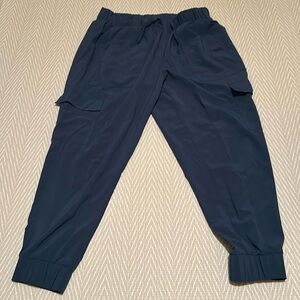 All in Motion cargo pocket joggers 25”